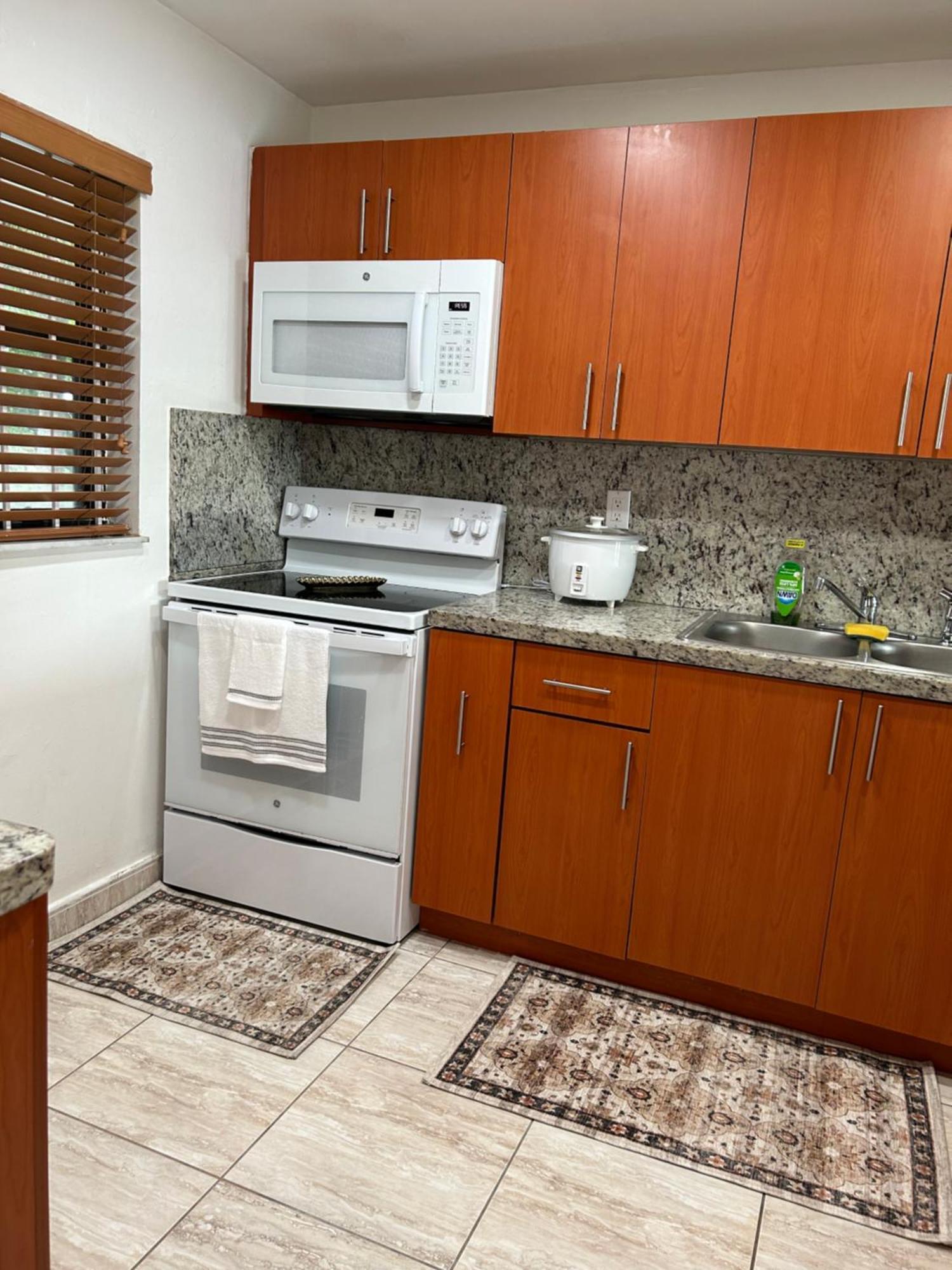 Beautiful Apartment With Very Elegant Colonial Decoration Tamiami Exterior foto
